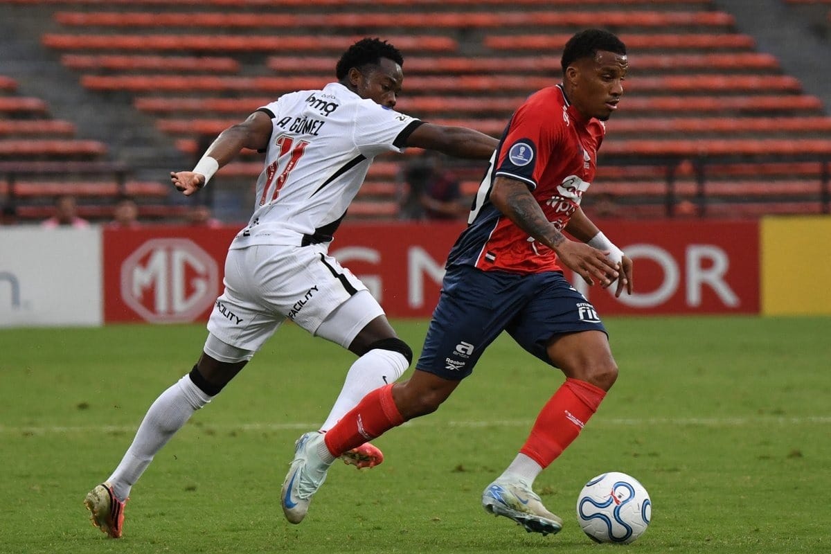 Vasco busca empate com Medellín e segue vivo na Sul-Americana; veja os gols