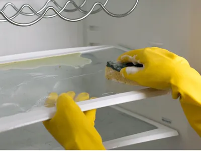 Como limpar a geladeira?