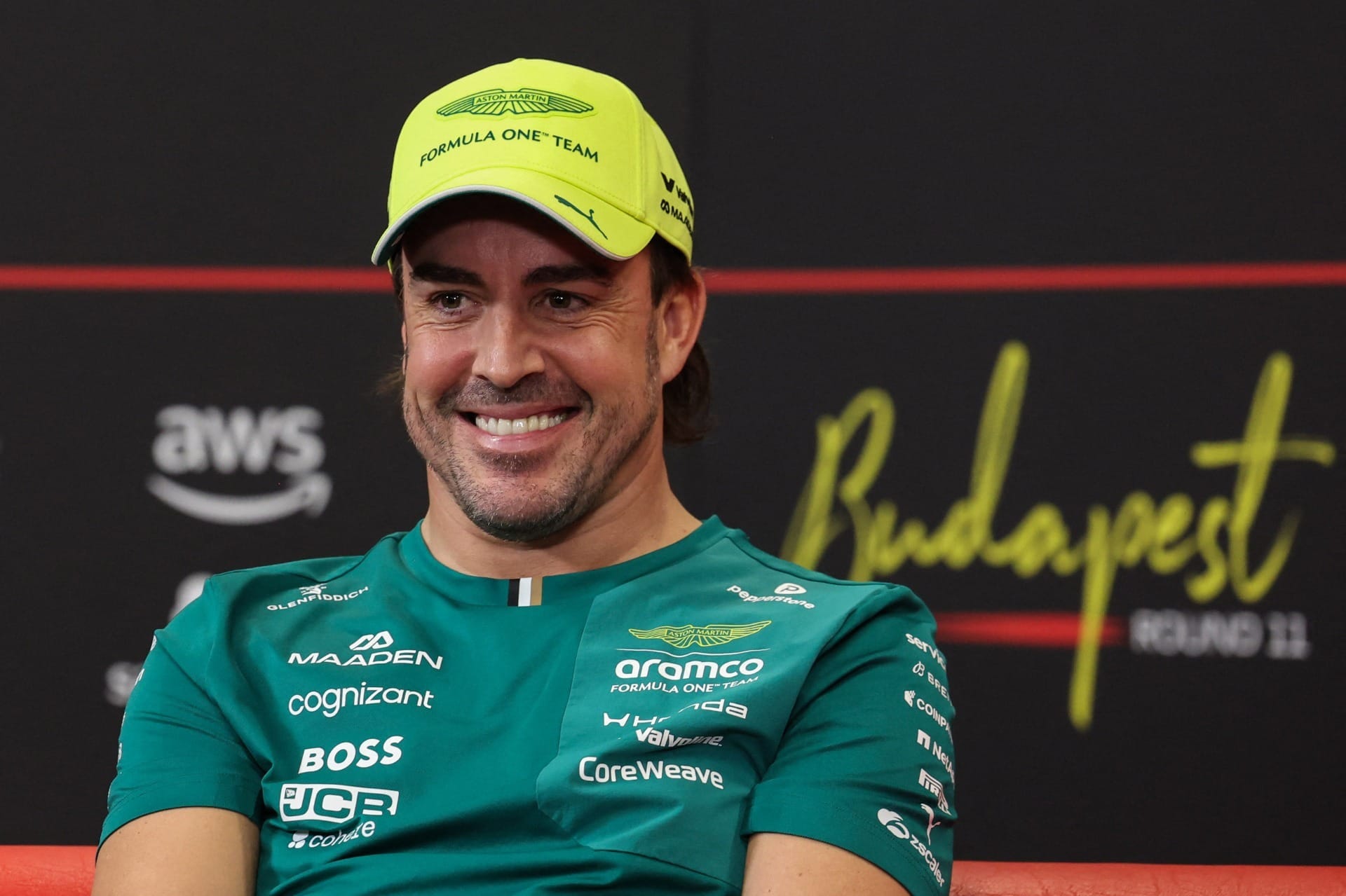 Alonso comenta expectativas de melhora na Aston Martin e despista futuro