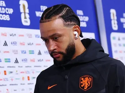 Negociação entre Corinthians e Memphis Depay trava; entenda motivo