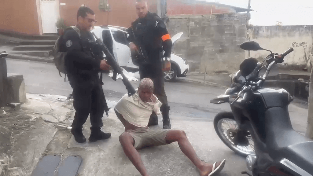 Polícia Civil tenta cumprir 47 mandados de prisão em operação em Madureira