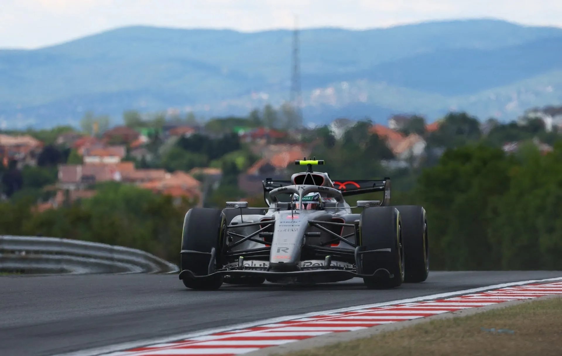 Bortoleto marcou o 6º tempo no TL1 do GP da Hungria de 2026