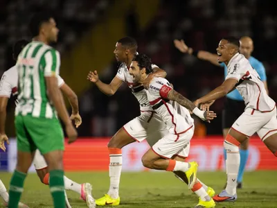 Série B: ex-Santos marca 2 gols, e impede clube de assumir a vice-liderança
