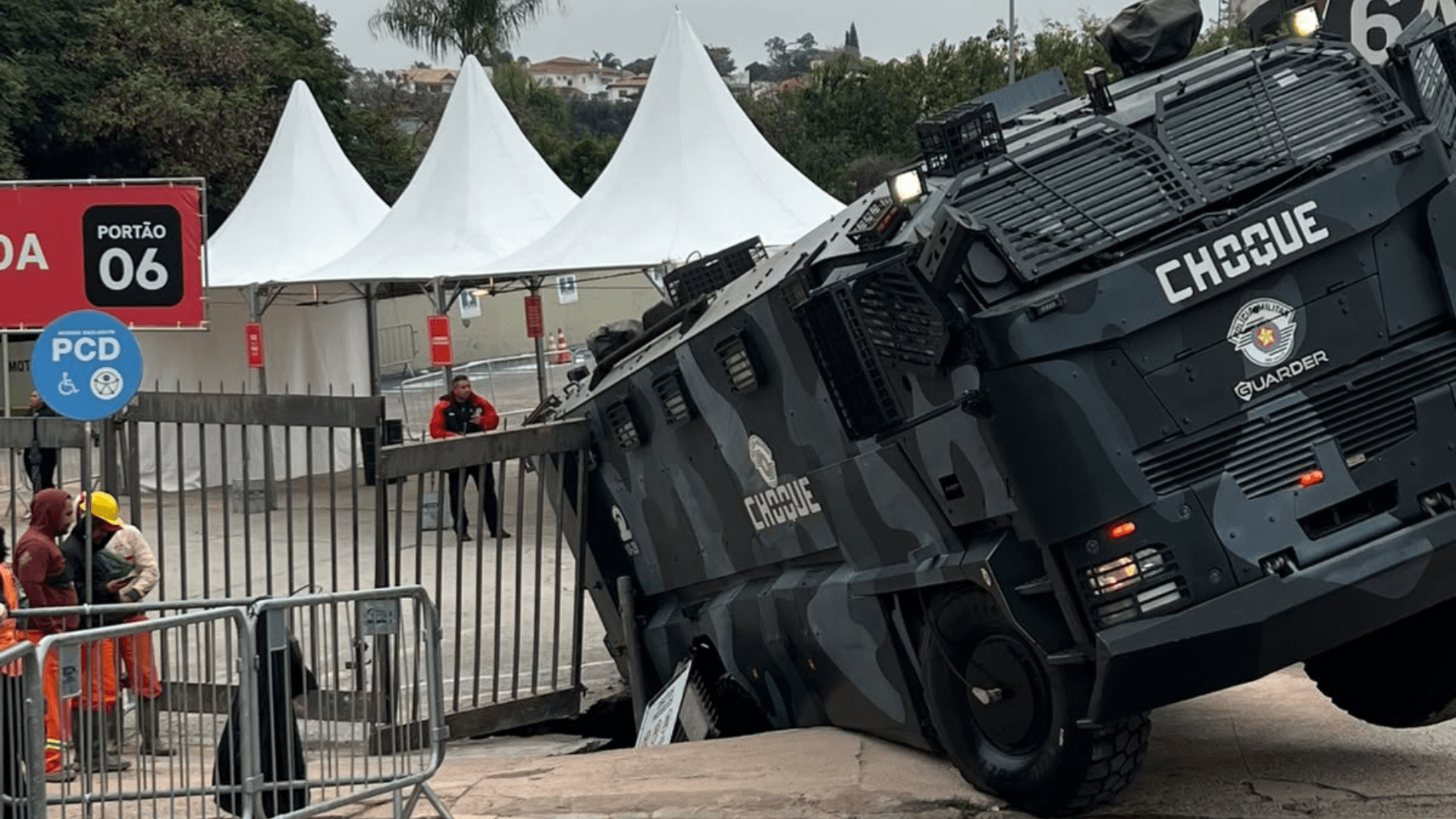 Show de Harry Styles: chão cede no Morumbi e carro do Choque cai; vídeo