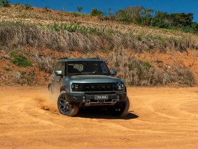 Jetour T2 estreia versão 4x4 com 597 cv e até 1.300 km de autonomia