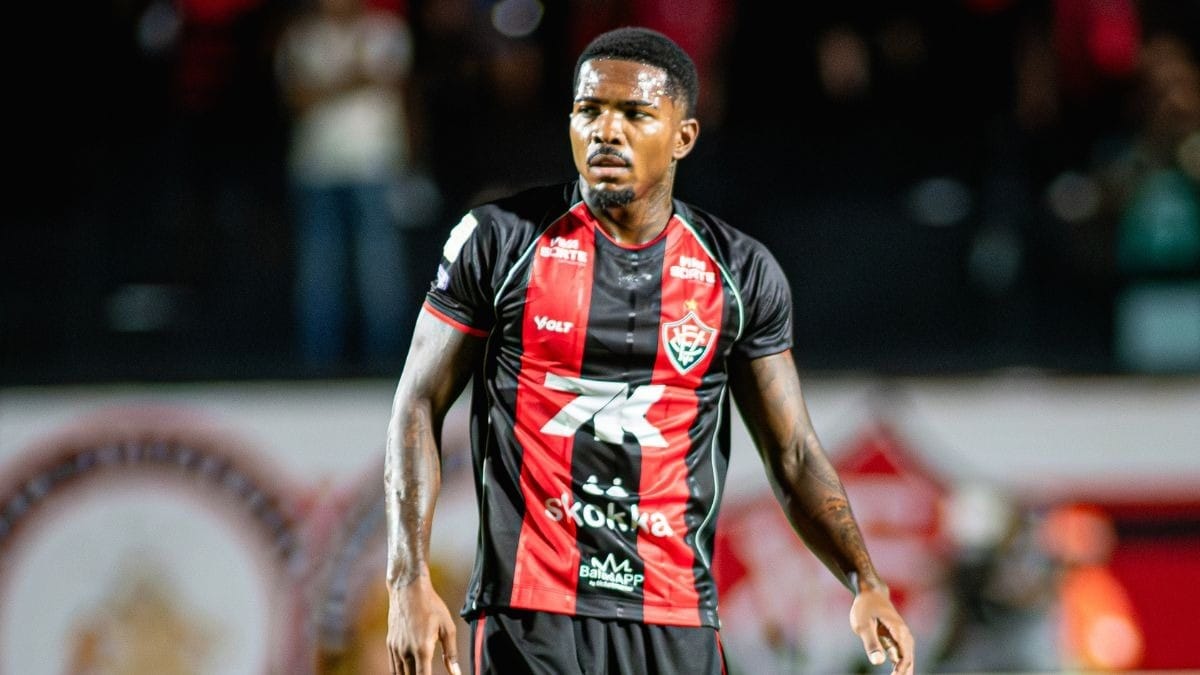 Vitória vai comprar zagueiro do Corinthians em definitivo; veja detalhes
