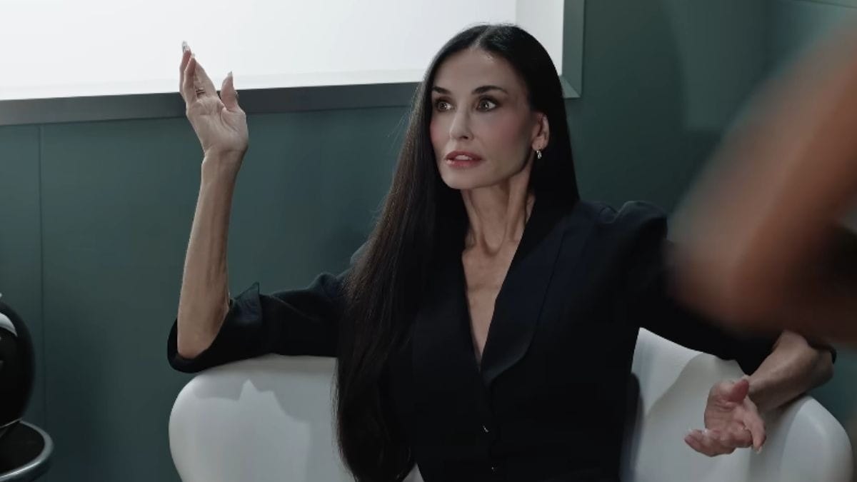 Demi Moore participa de novo clipe do grupo KATSEYE; assista