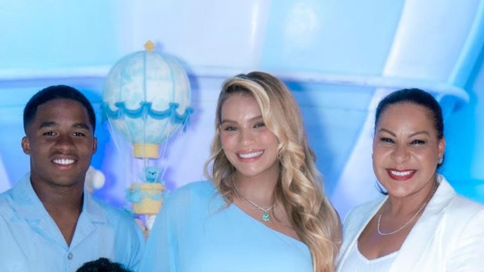 Após polêmica com a nora, mãe de Endrick reaparece em foto de família