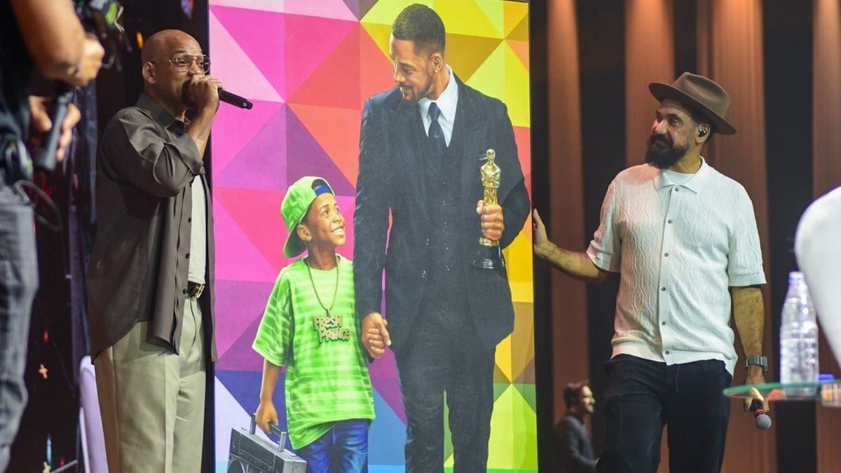 Will Smith se emociona ao receber obra de Eduardo Kobra em São Paulo