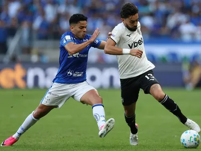 Alex Telles celebra recorde e vitória do Botafogo contra 'velho conhecido'
