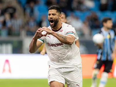 Hulk marca, vê Fluminense superior e reclama do VAR em empate no Sul