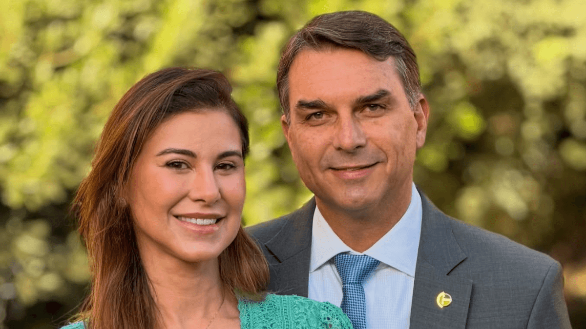 Quem é Fernanda Bolsonaro, aposta de Flávio para atrair eleitorado feminino