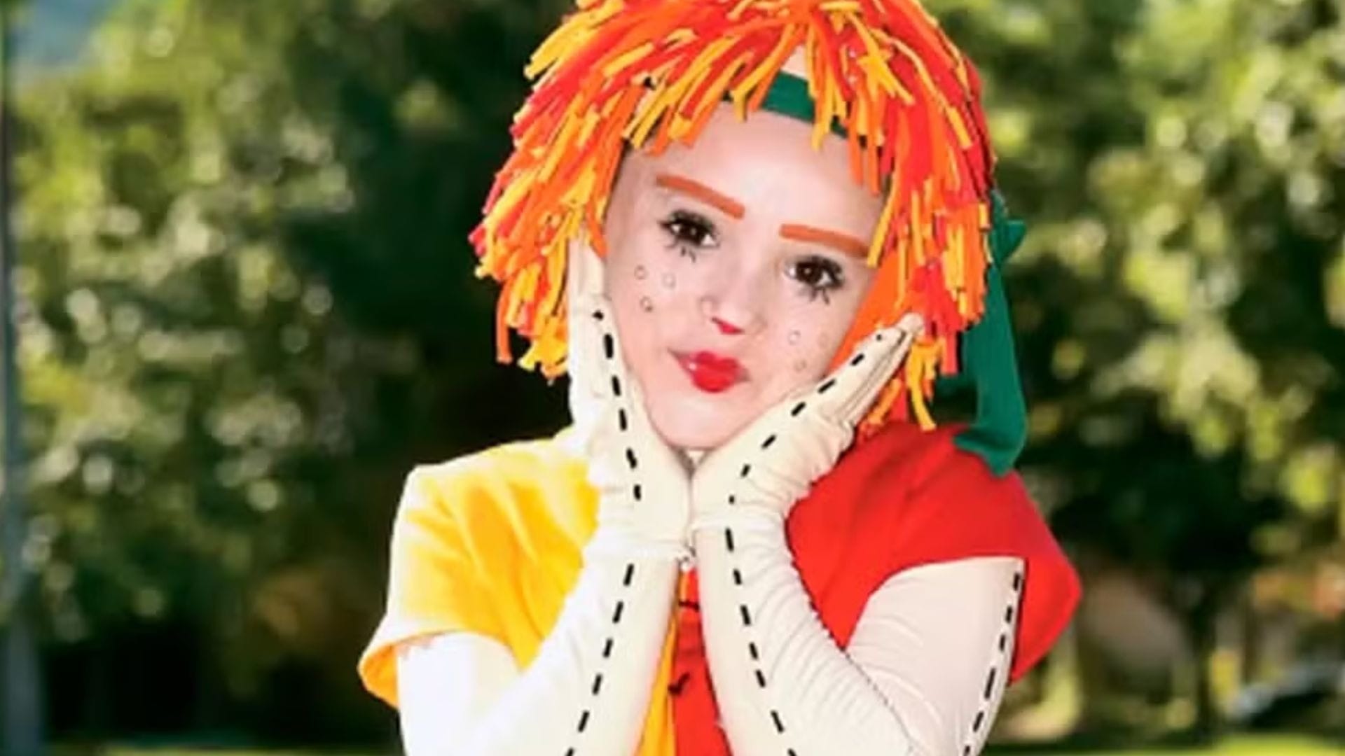 Isabelle Drummond volta a se caracterizar como Emília após 19 anos; veja