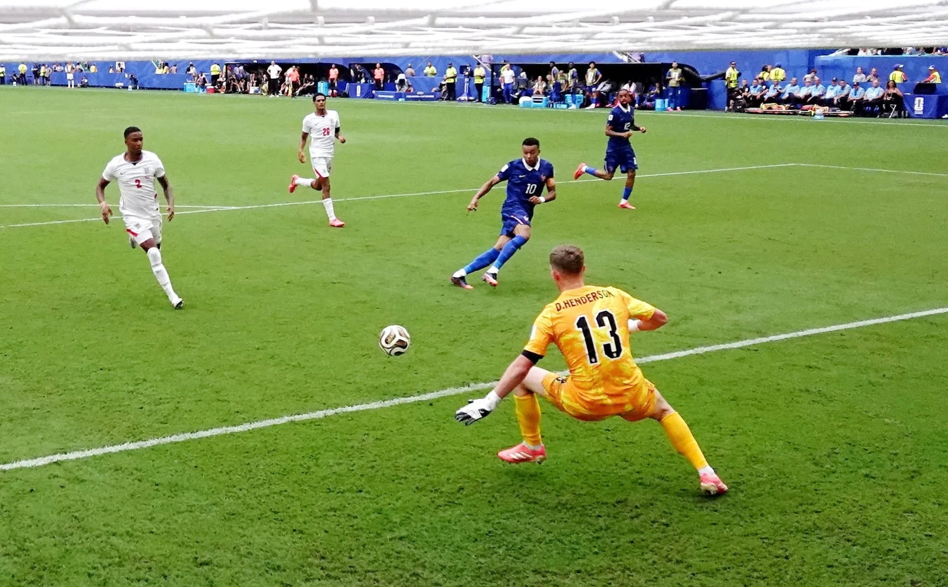 Mbappé marcou seu 22º gol em Copas do Mundo contra a Inglaterra