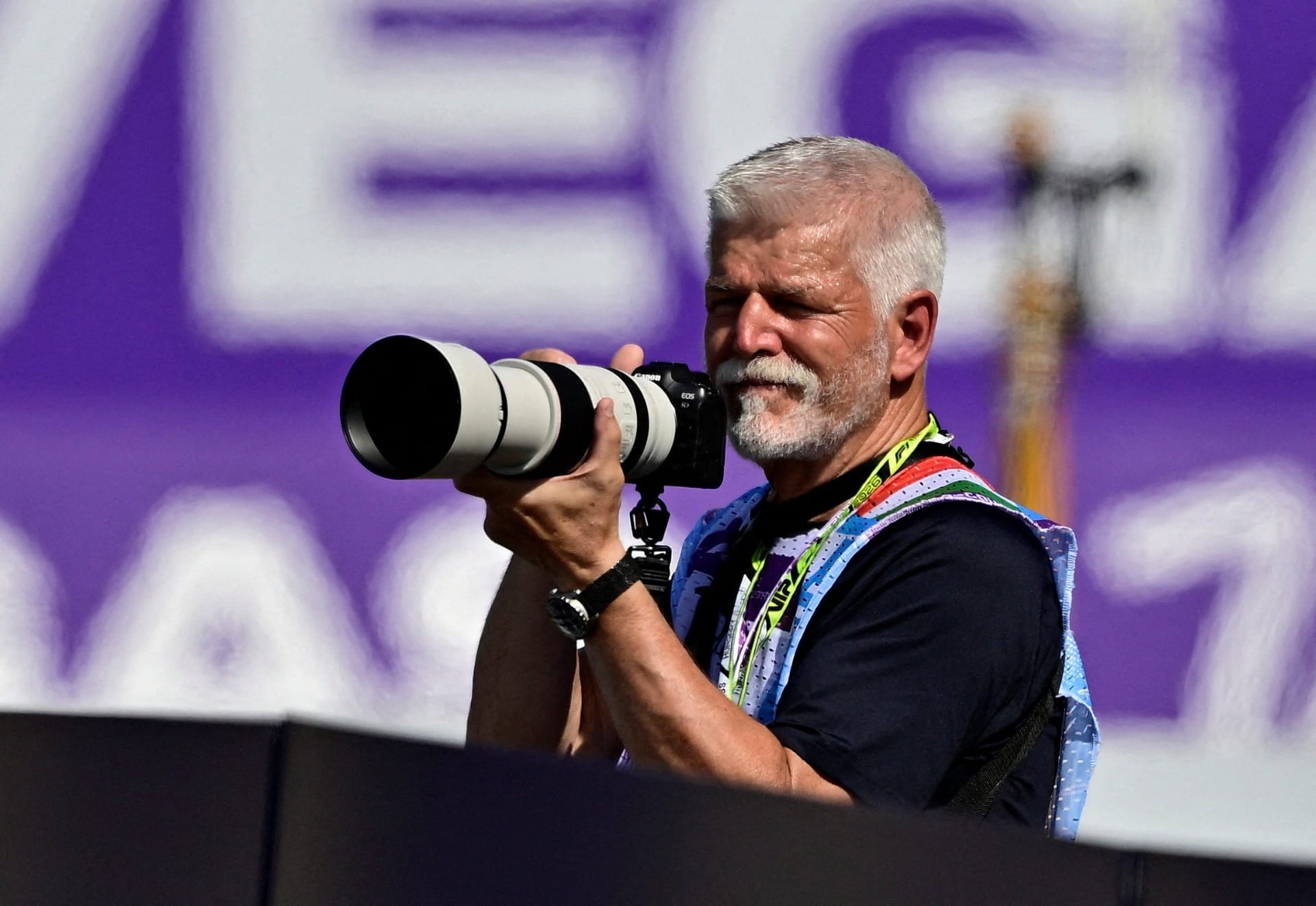 F1: Presidente da República Tcheca aparece como fotógrafo no GP da Hungria