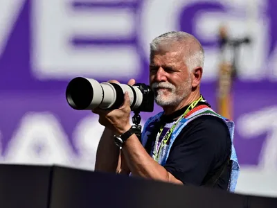 F1: Presidente da República Tcheca aparece como fotógrafo no GP da Hungria