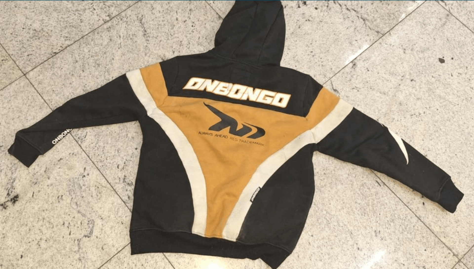 Roupas semelhantes às utilizados no crime foram apreendidas