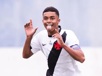 Vídeo de joia do Vasco chegando de helicóptero divide opiniões; entenda