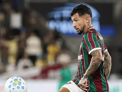 Cartão recebido por jogador do Fluminense gera alerta de manipulação; veja