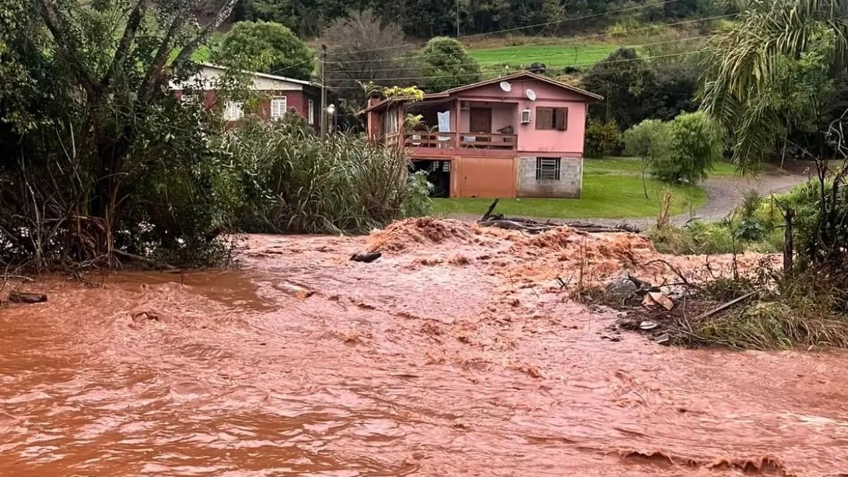 RS segue em alerta após fortes chuvas que atingiram mais de 200 cidades