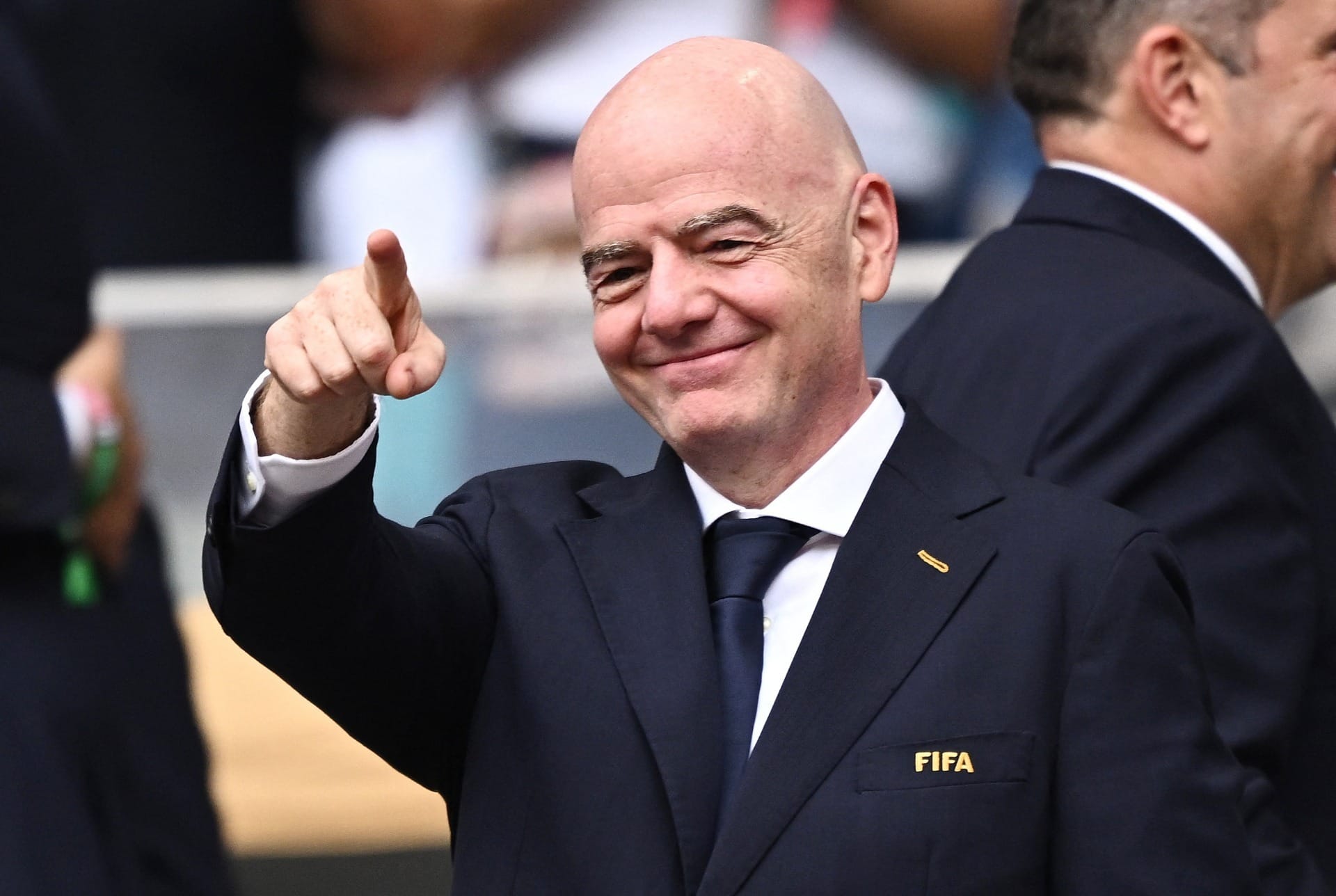 Crise na Fifa coloca futuro de Infantino em risco, diz TV inglesa