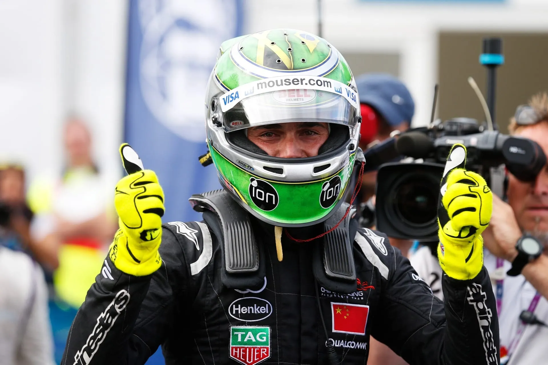 Nelsinho Piquet após conquista do título da Fórmula E
