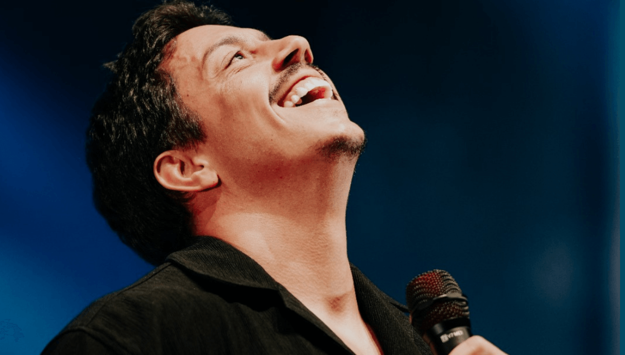 Humorista Renato Albani se apresenta em Campinas nesta quinta-feira (20)