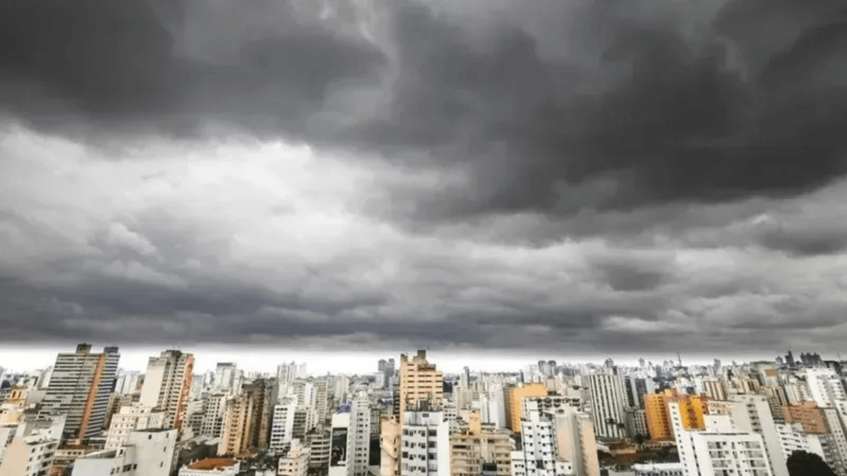 Defesa Civil de SP alerta para ventos de 90 km/h e aciona gabinete de crise