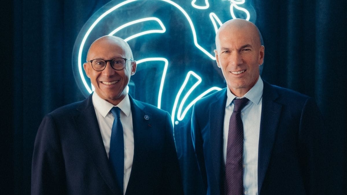 Zidane é oficializado como novo técnico da seleção da França; veja detalhes