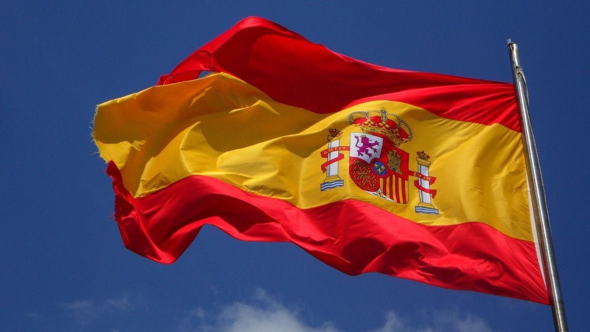 Brasileira é morta a facadas pelo companheiro em Barcelona, na Espanha