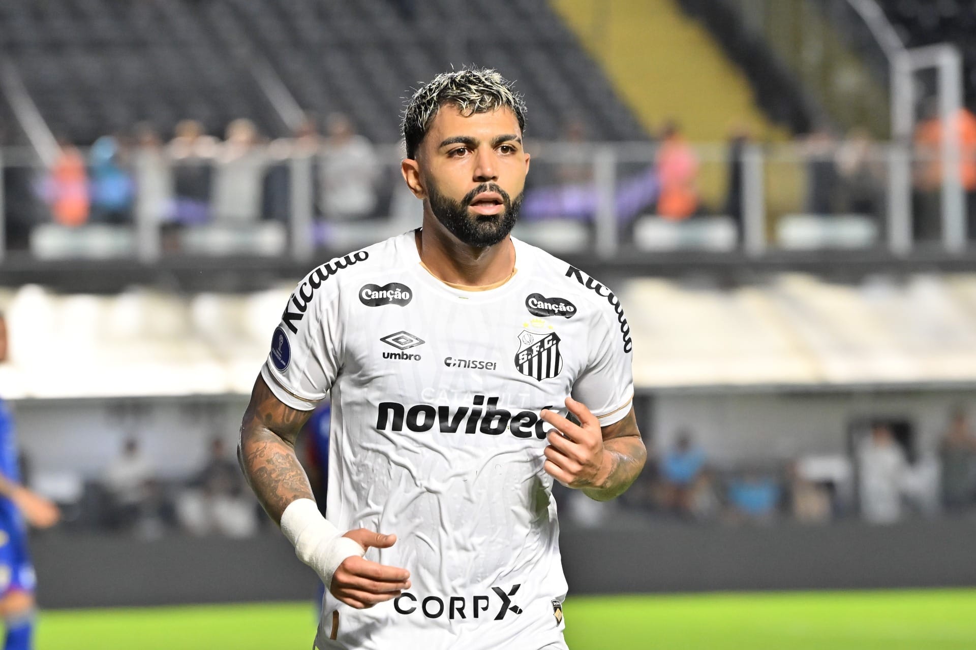 Gabigol minimiza cobranças de Neymar após polêmicas: "Hoje também teve"