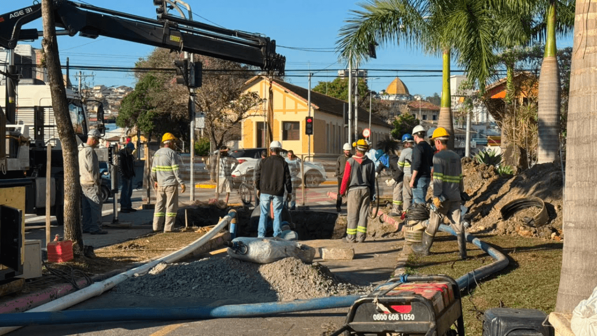 Obras de nova adutora deixam 90 mil pessoas sem água em Jacareí