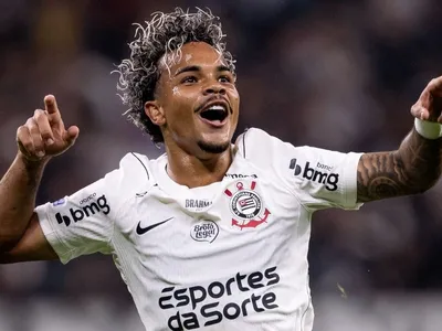 STJD denuncia Kaio César, do Corinthians, por "ato hostil" contra o Bahia