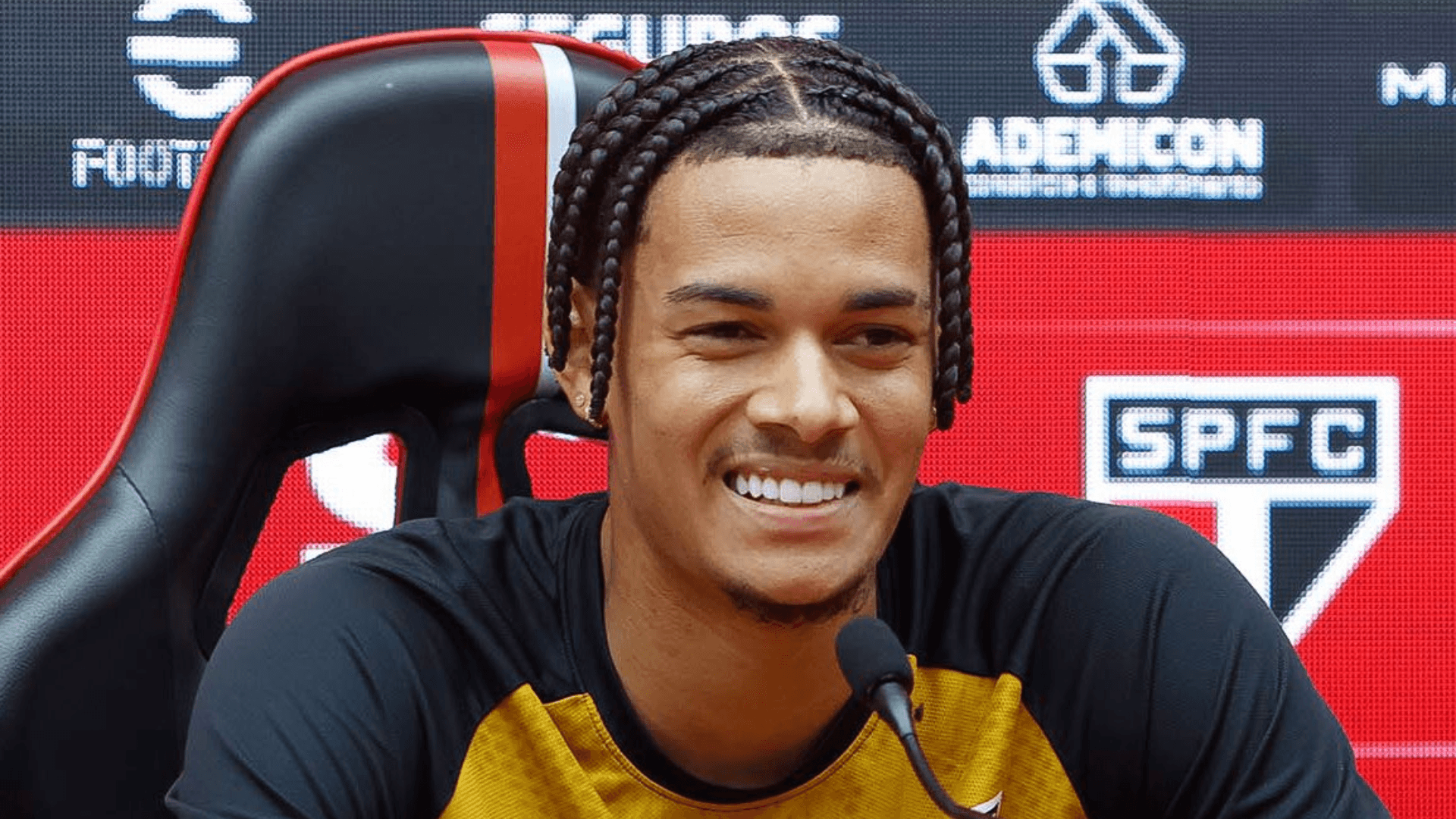 Newton é o novo reforço do São Paulo I Foto: Rubens Chiri/São Paulo FC