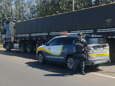 Polícia Rodoviária recupera caminhão roubado em Santa Cruz do Rio Pardo