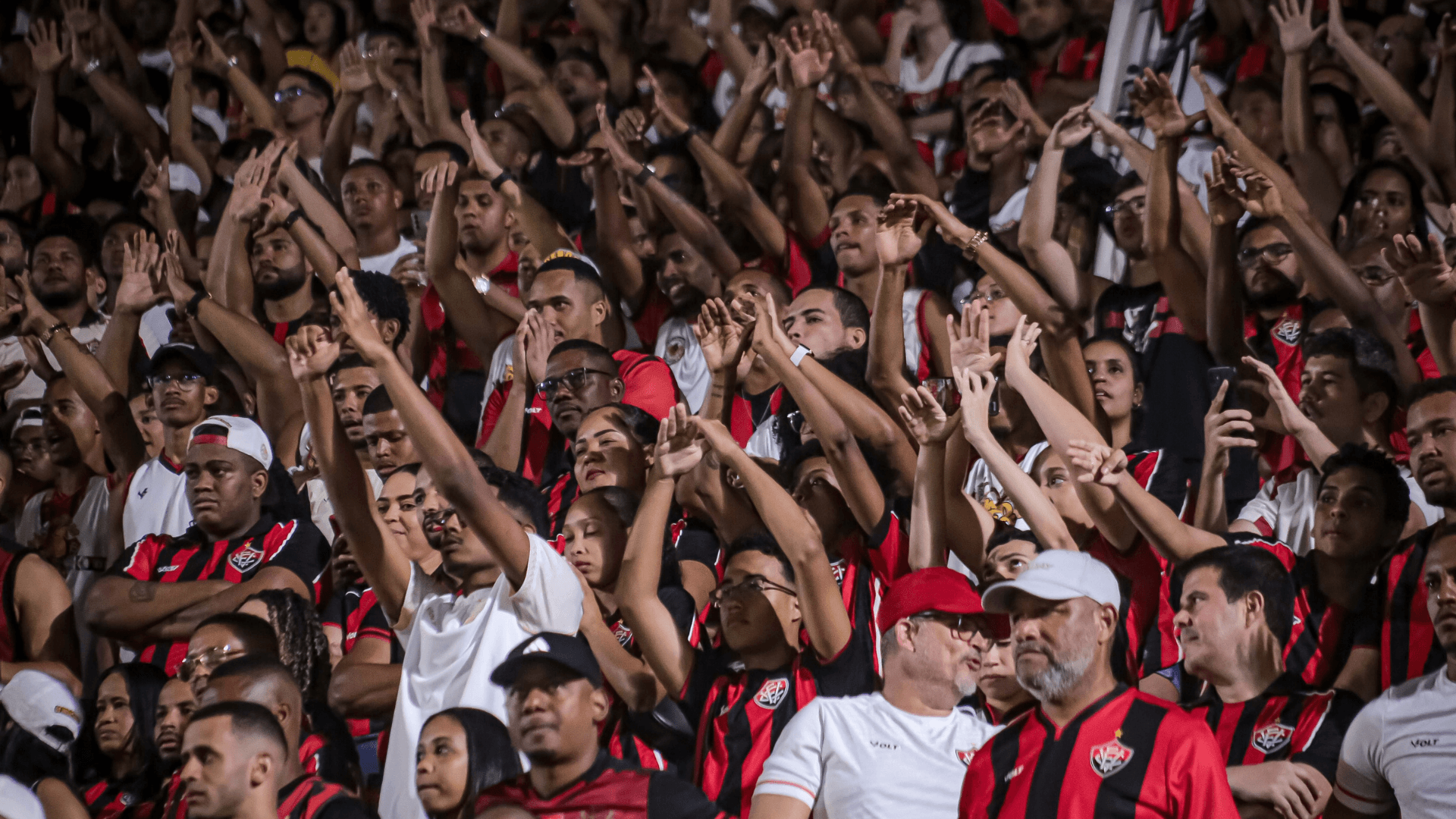 Torcida do Vitória protesta durante a partida contra o Palmeiras I Foto: Agência Estado