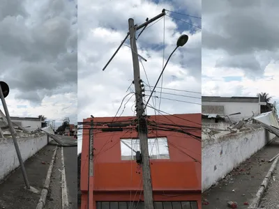 Ventania destelha galpão e rompe fiação elétrica em São Sebastião