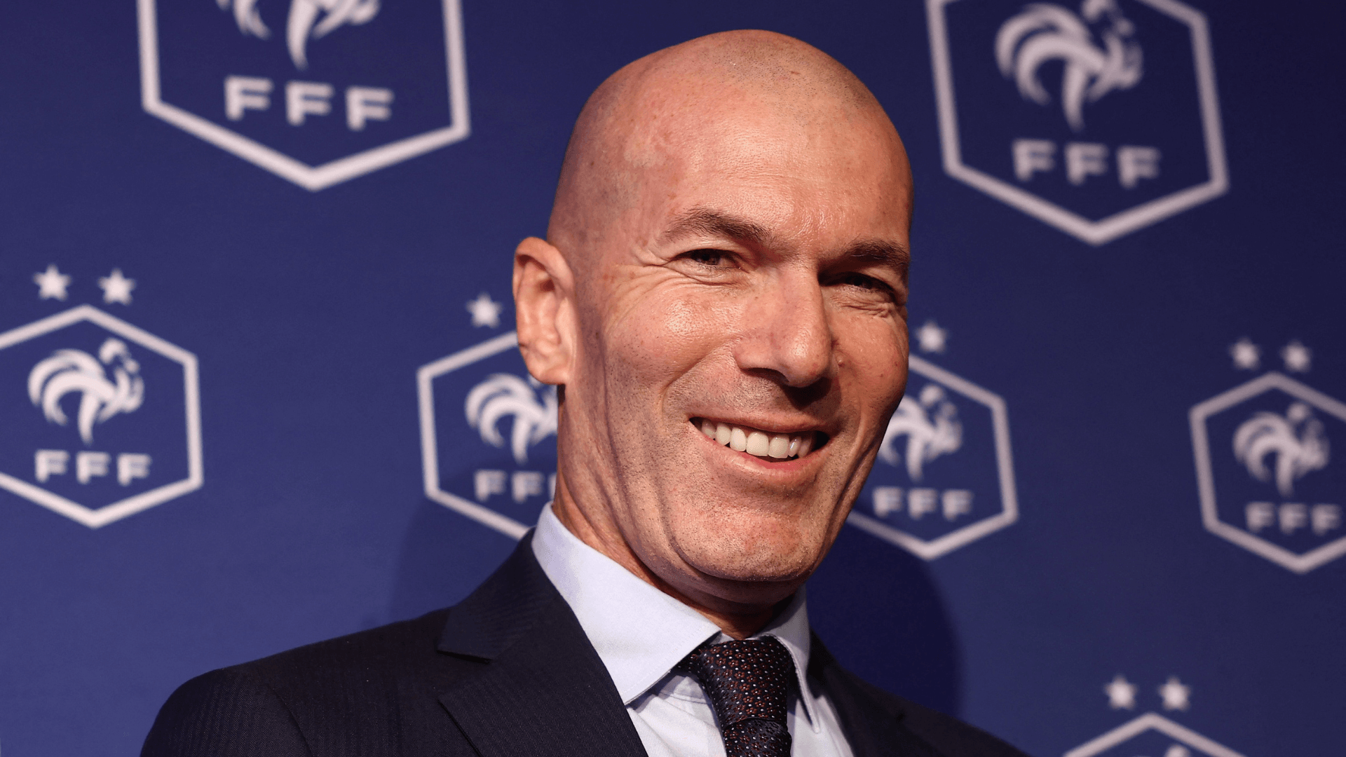 Veja como foi o primeiro dia de Zidane como técnico da França