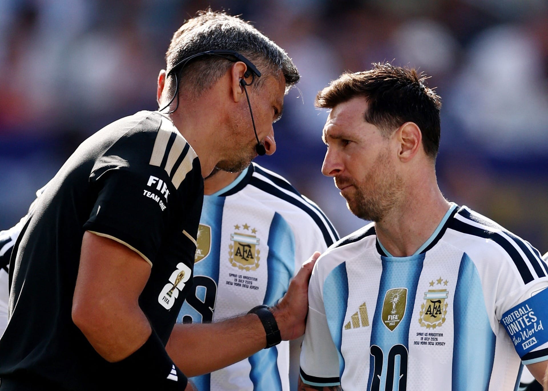 Árbitro da final da Copa do Mundo abre o jogo e relata conversa com Messi