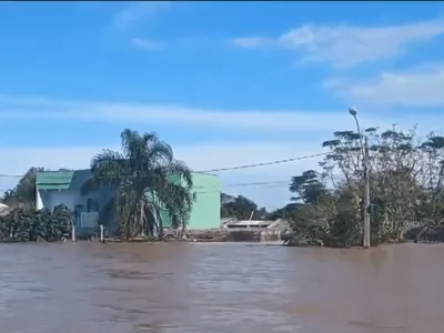 RS: Novas enchentes retiram famílias de casas e impactam 130 cidades