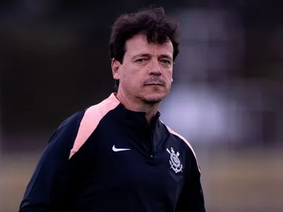 Diniz detona gramado da Arena Corinthians após empate com o Athletico