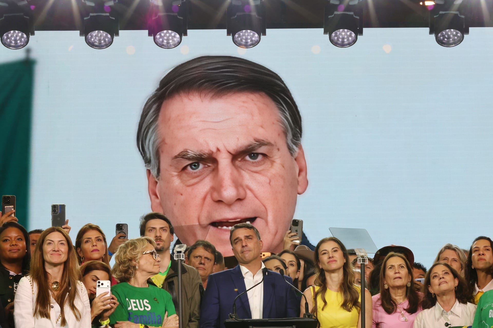 Maioria dos eleitores rejeita uso de IA em campanhas, aponta Quaest