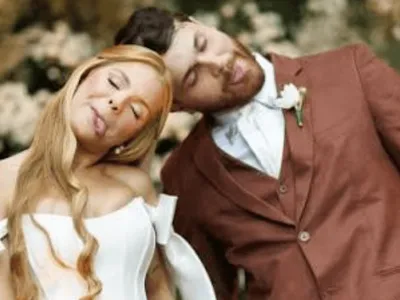 Gustavo Tubarão indigna web com votos de casamento: "Só uma trepada"