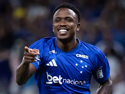 Cruzeiro: Sinisterra fará cirurgia na Europa e pode voltar só em 2027