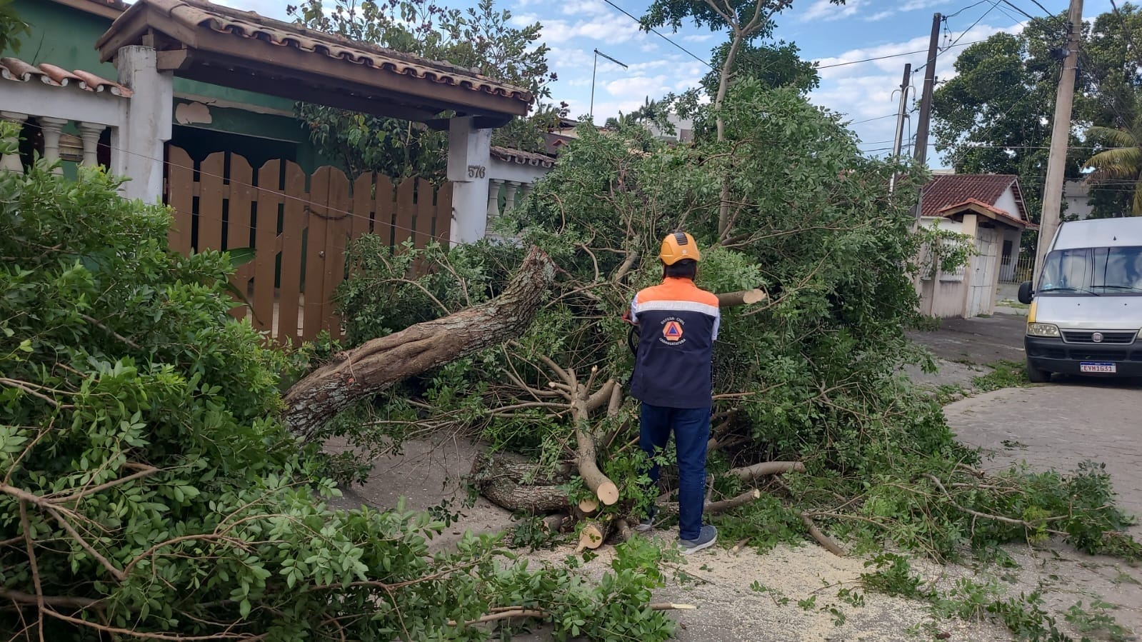 Ventos no Litoral Norte: um morto e criança em estado grave após naufrágio - QTU Questões do Universo