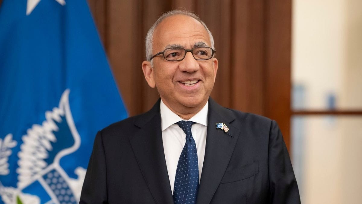 Conselheiro da Fifa renuncia em protesto contra plano de Infantino