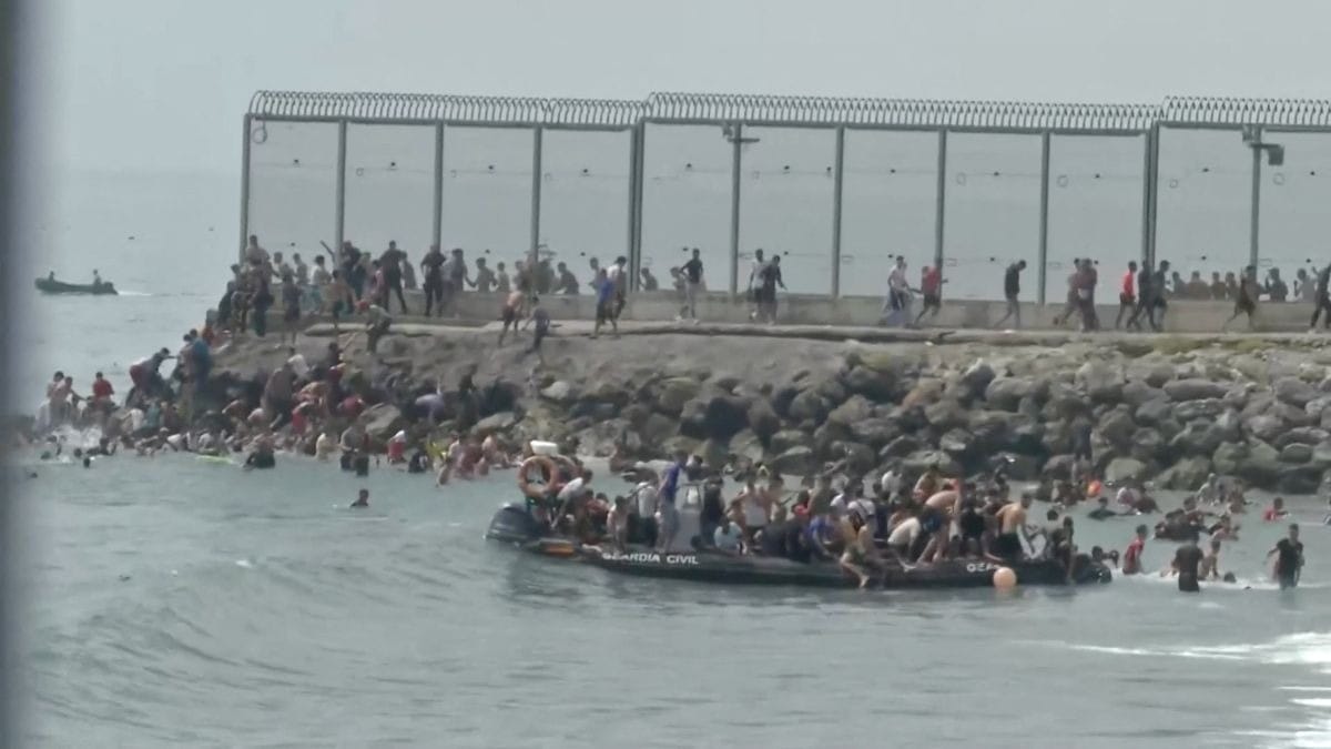 Crise em Ceuta já soma 75 mortos e 1 mil menores abandonados