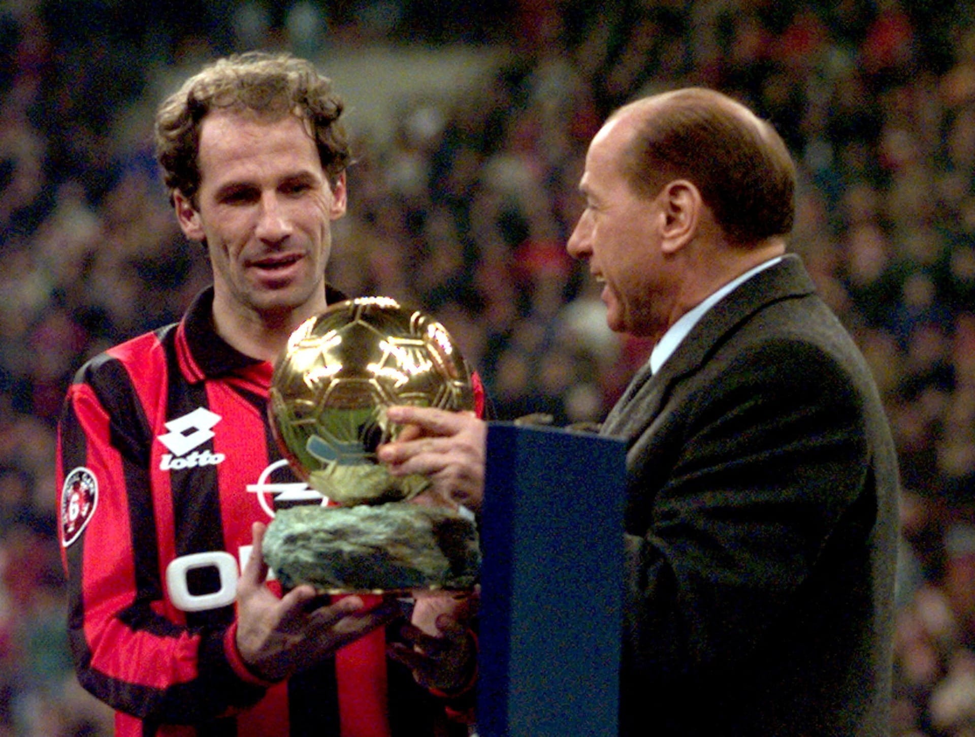 Maldini, Buffon e lendas do futebol se despedem de Franco Baresi - QTU Questões do Universo