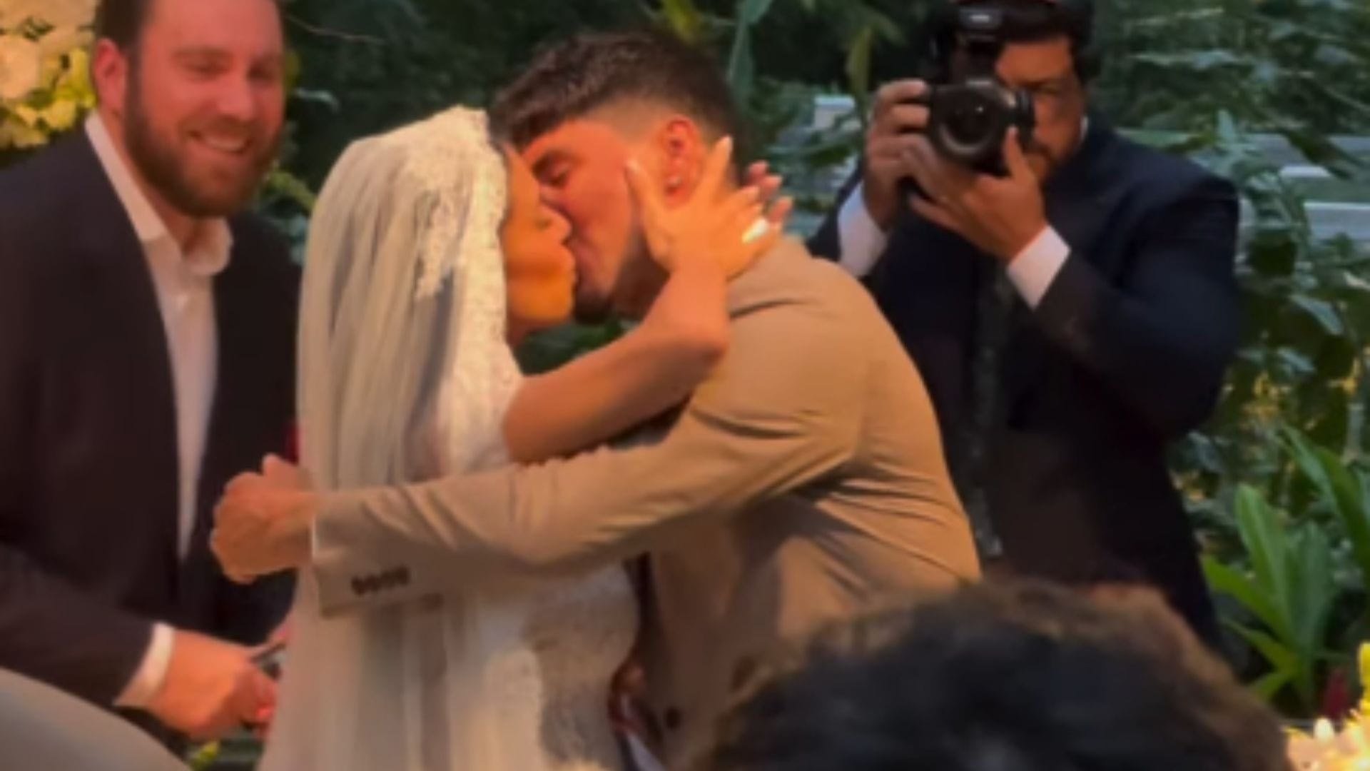 Gabriel Medina anunciou que ser&aacute; pai no casamento