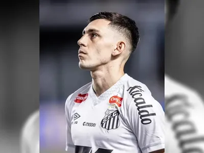 Santos renova com Gonzalo Escobar até 2027 em meio a restrições no mercado